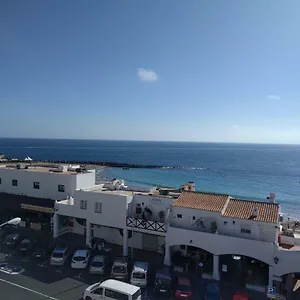 https://casa-laura-los-cristianos-tenerife.in-canary-islands.com